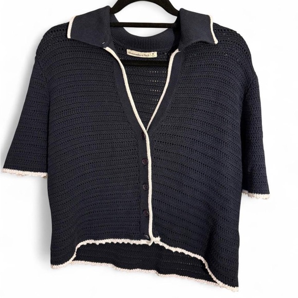 Abercrombie & Fitch Navy and White Crochet-Style Polo M 🤩 - Picture 3 of 11